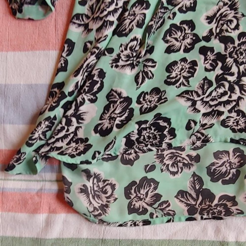 Massini Floral Mint Peasant Blouse - Picture 2 of 6